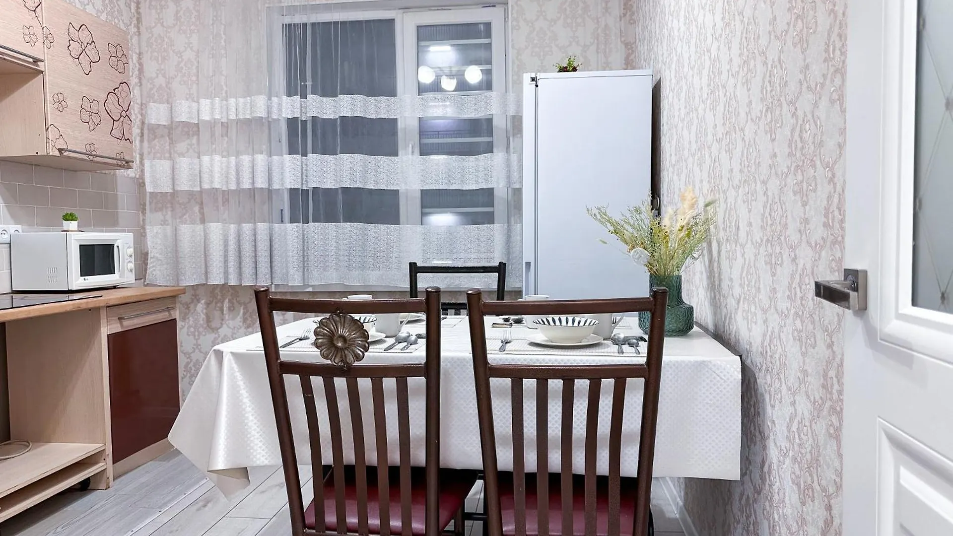 Apartment Уютная Квартира Для 6-Х В 10 Мин От Mega Park Almaty