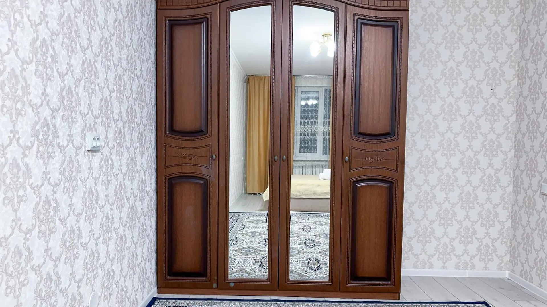 Apartment Уютная Квартира Для 6-Х В 10 Мин От Mega Park Almaty