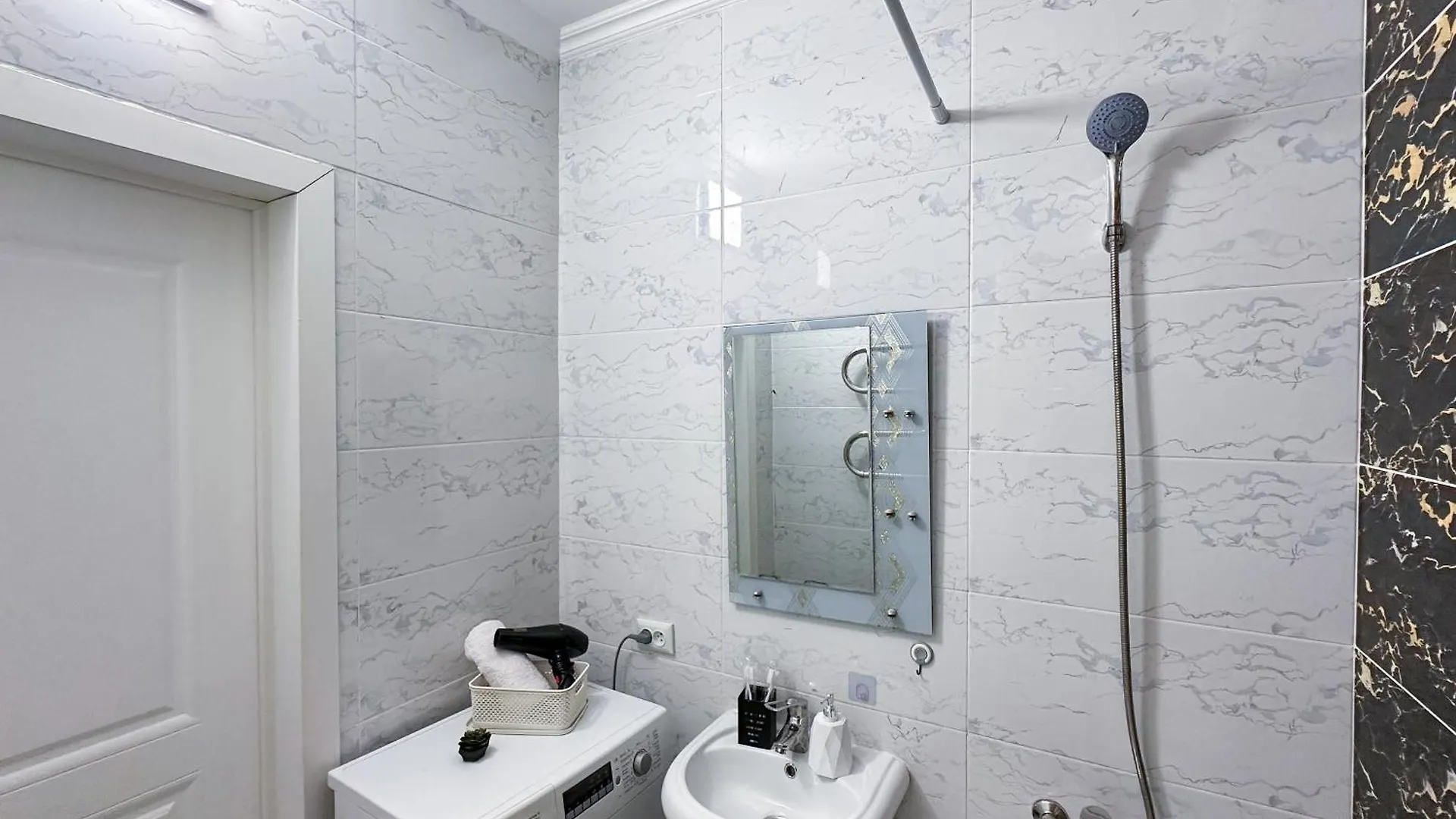 Apartment Уютная Квартира Для 6-Х В 10 Мин От Mega Park Almaty